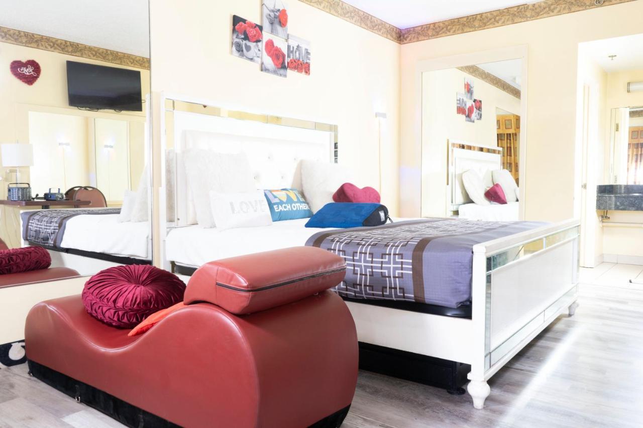 Luxe Romantic Suites Dolton Esterno foto