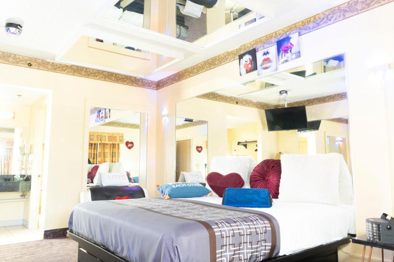 Luxe Romantic Suites Dolton Esterno foto