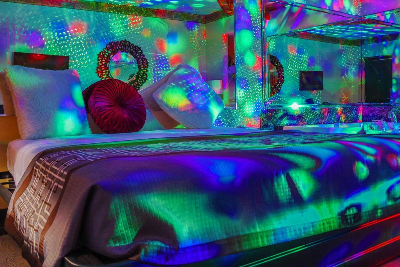 Luxe Romantic Suites Dolton Esterno foto
