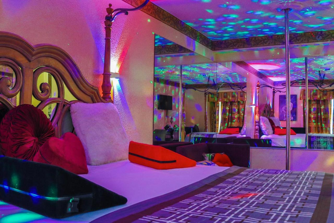 Luxe Romantic Suites Dolton Esterno foto