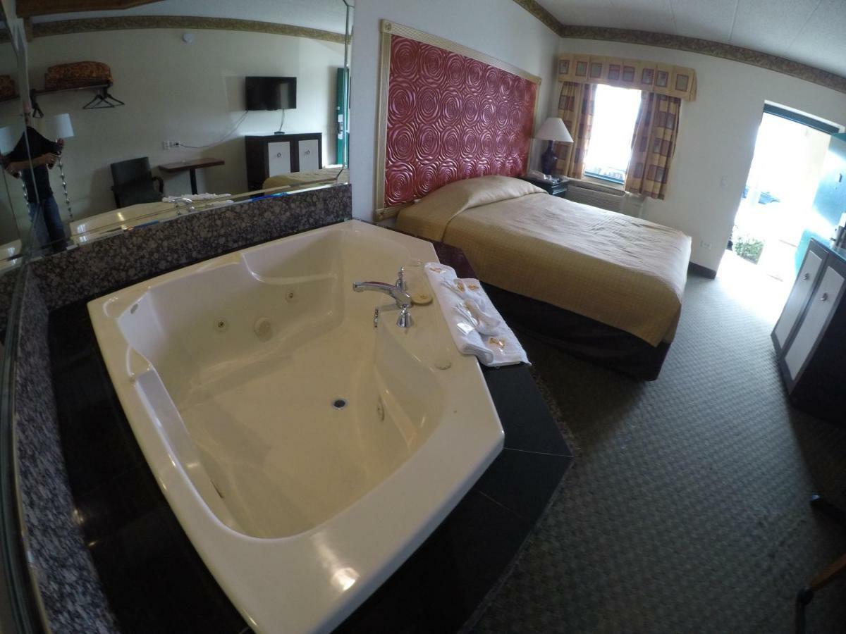 Luxe Romantic Suites Dolton Esterno foto